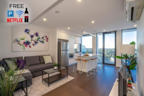 Modern Central 2 Bed Carpark Wifi Netflix Pool Gym